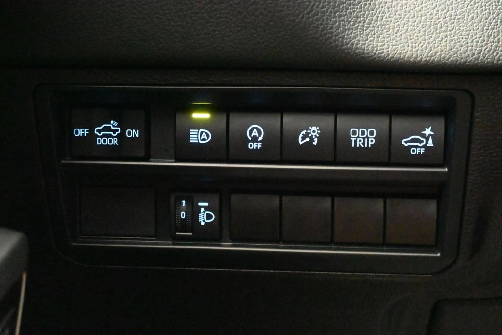 Used 2024 Toyota Tundra Limited AWD/4WD image 22