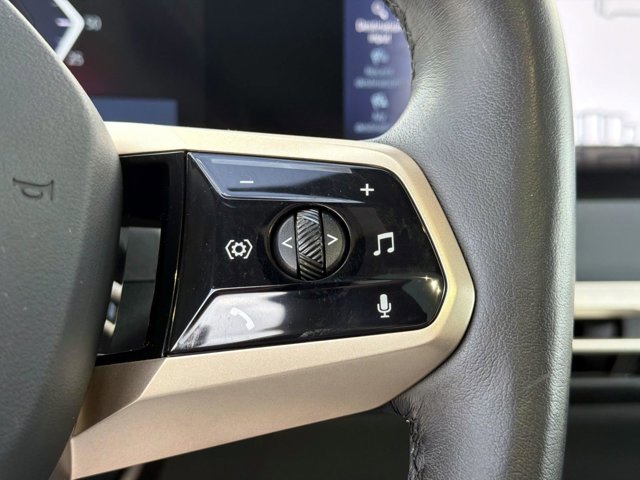 Used 2023 BMW iX M60 image 31