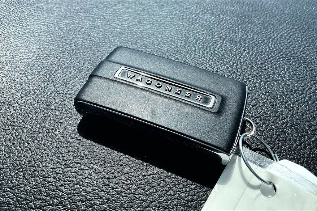 Used 2024 Jeep Wagoneer Series II AWD/4WD image 12