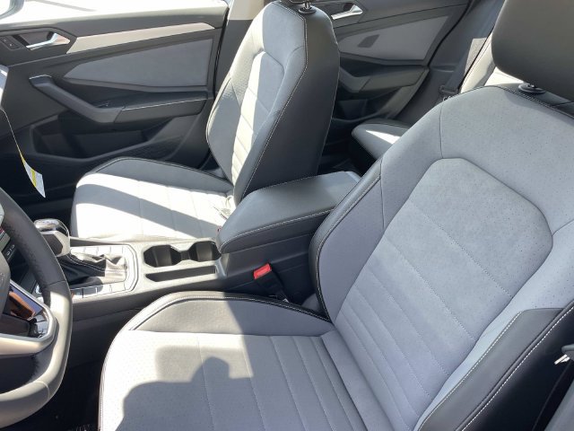 New 2027 Volkswagen Jetta SE FWD image 24