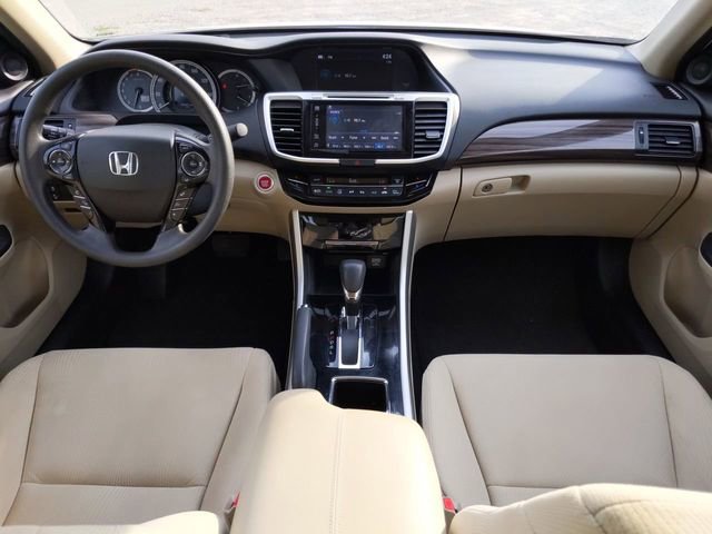 Used 2017 Honda Accord EX image 14