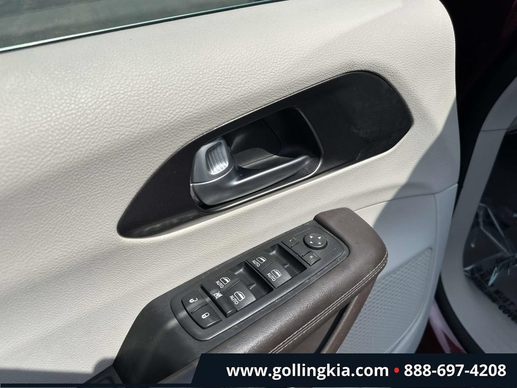 Used 2017 Chrysler Pacifica Touring-L Plus FWD image 15