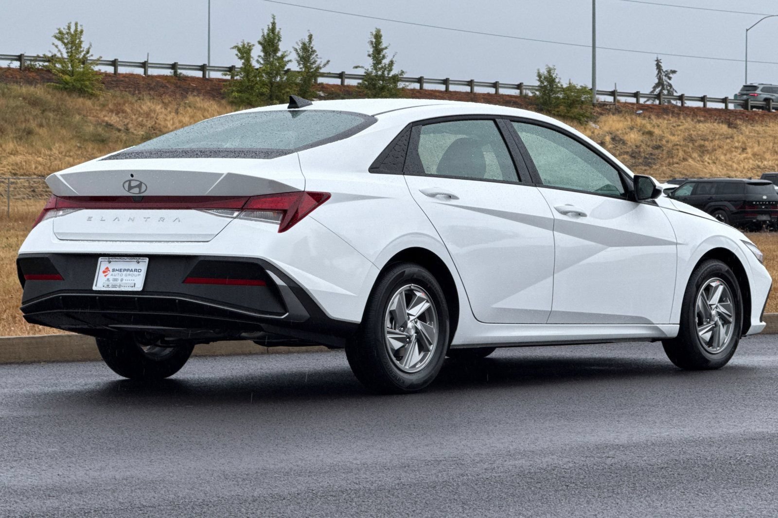 New 2026 Hyundai Elantra SE FWD image 3