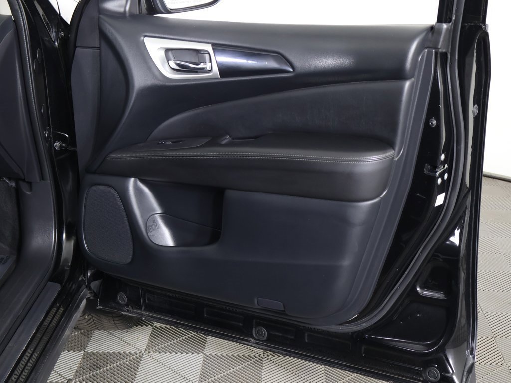 Used 2020 Nissan Pathfinder S image 20