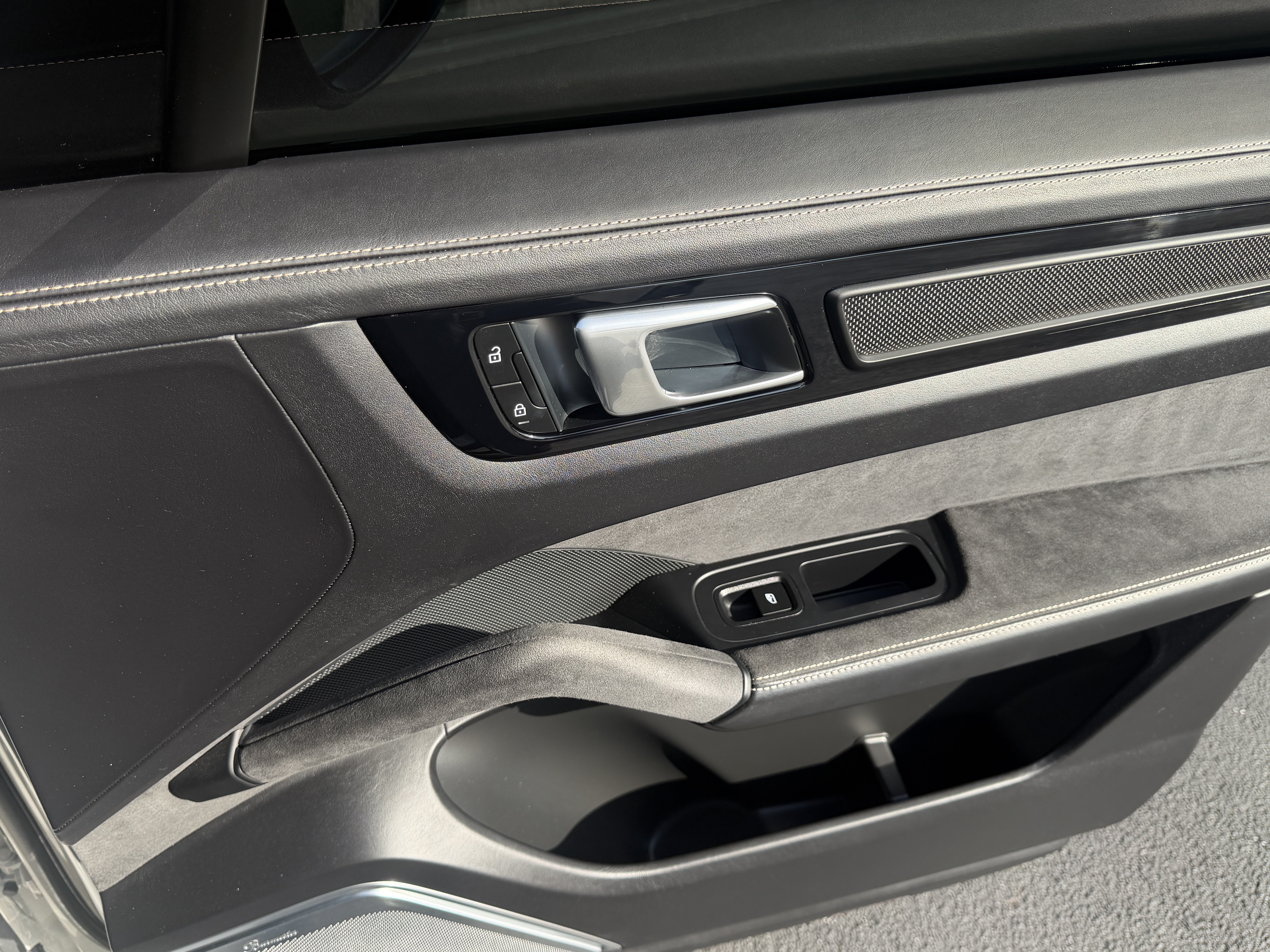 Certified 2023 Porsche Cayenne Turbo GT AWD/4WD image 30