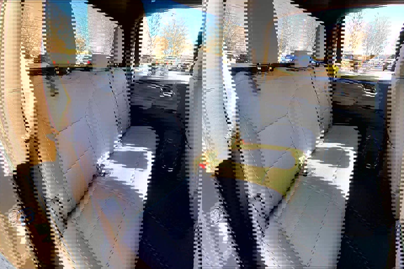 Used 2025 Chevrolet Silverado 1500 LT image 18