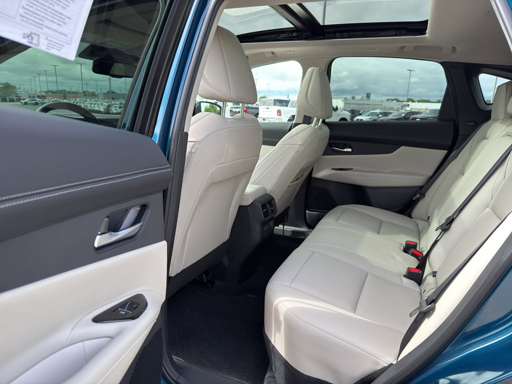 Certified 2025 Nissan Murano SL image 32