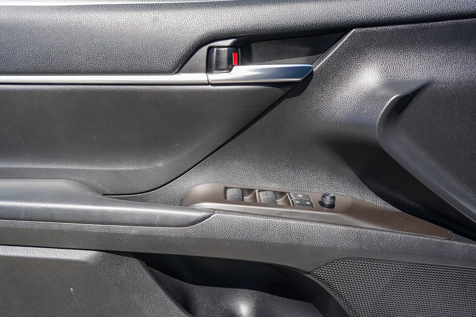 Used 2023 Toyota Camry SE w/ Protection Package (Q2) (TMS) FWD image 21