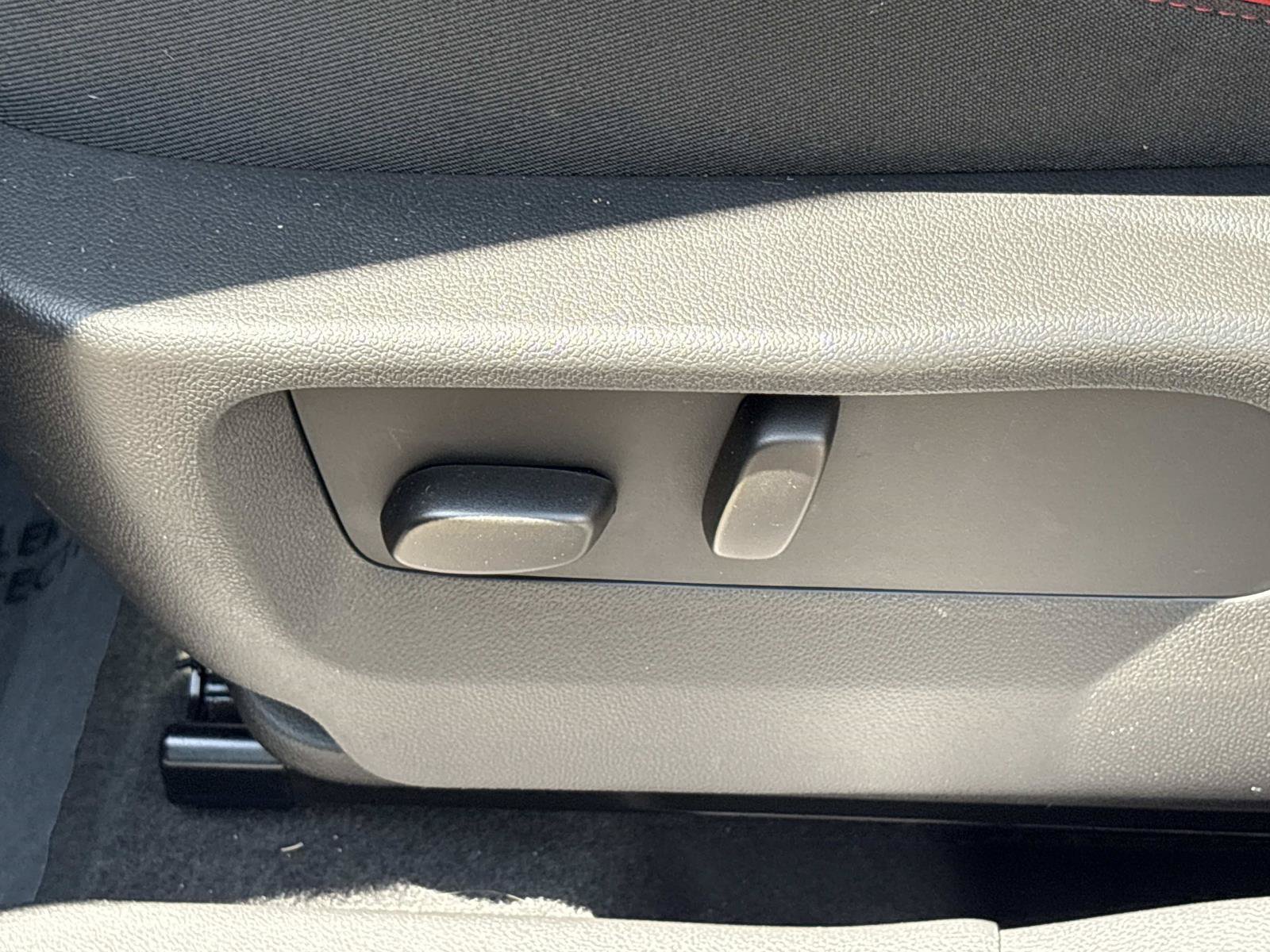 Used 2023 Buick Envision Essence w/ Sport Touring Package FWD image 16