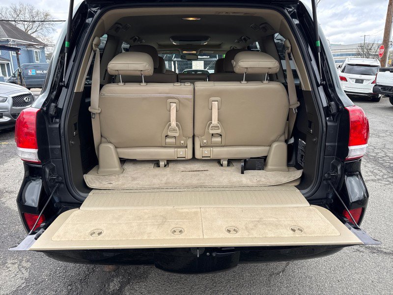 Used 2011 Toyota Land Cruiser w/ Upgrade Pkg AWD/4WD image 30