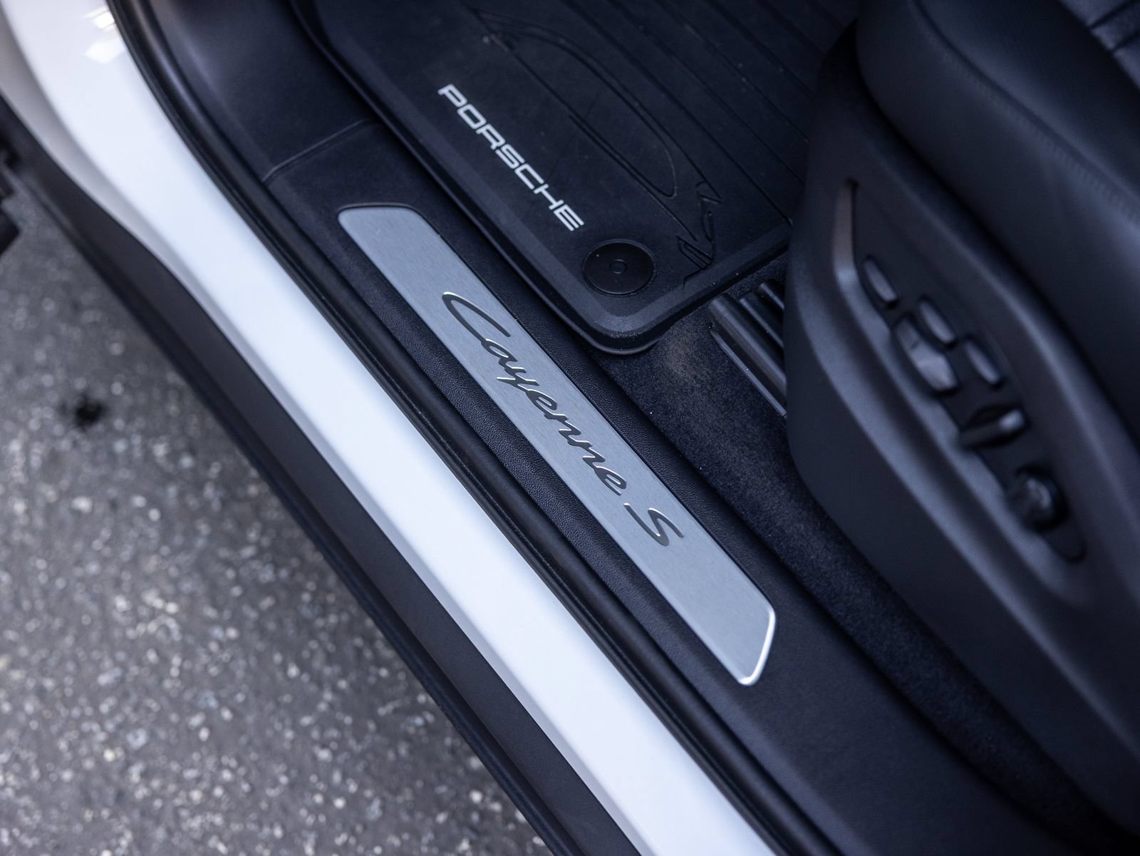 New 2026 Porsche Cayenne S AWD/4WD image 28