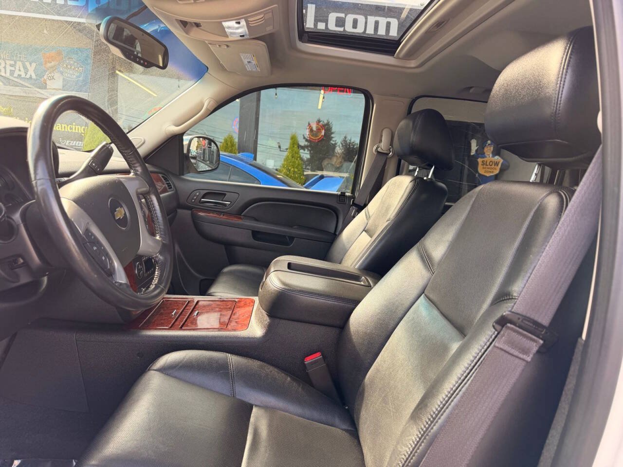 Used 2013 Chevrolet Avalanche LTZ AWD/4WD image 17