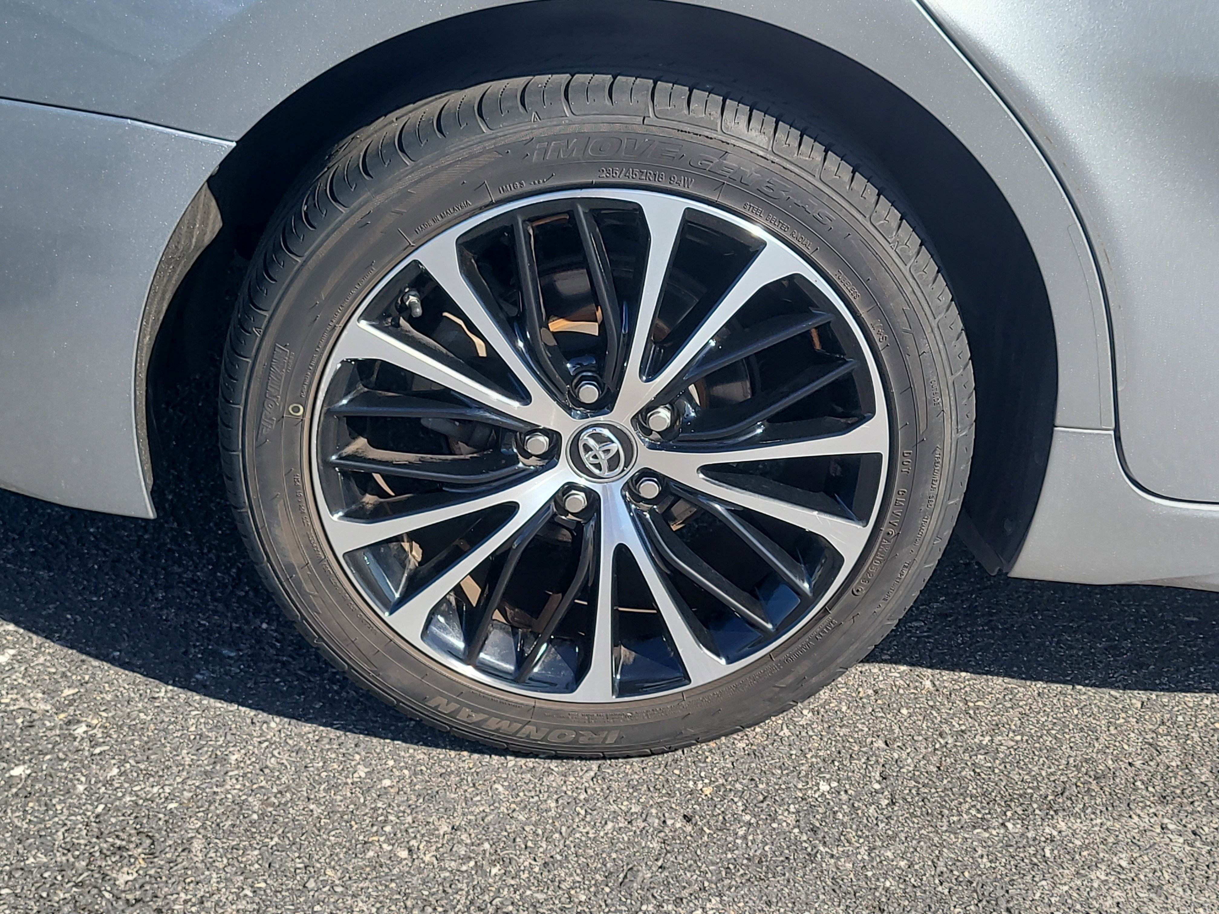 Used 2019 Toyota Camry SE FWD image 9