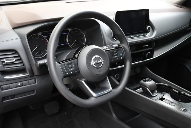 Used 2023 Nissan Rogue SV image 22