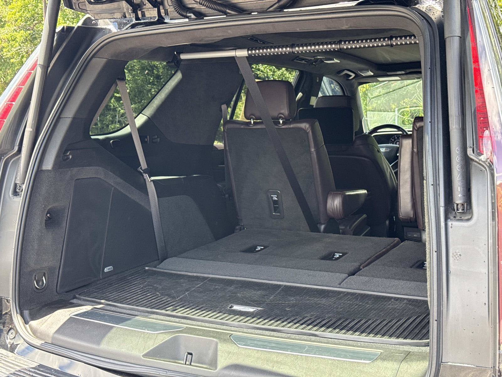 Certified 2023 Cadillac Escalade V w/ LPO, ONYX Package AWD/4WD image 30