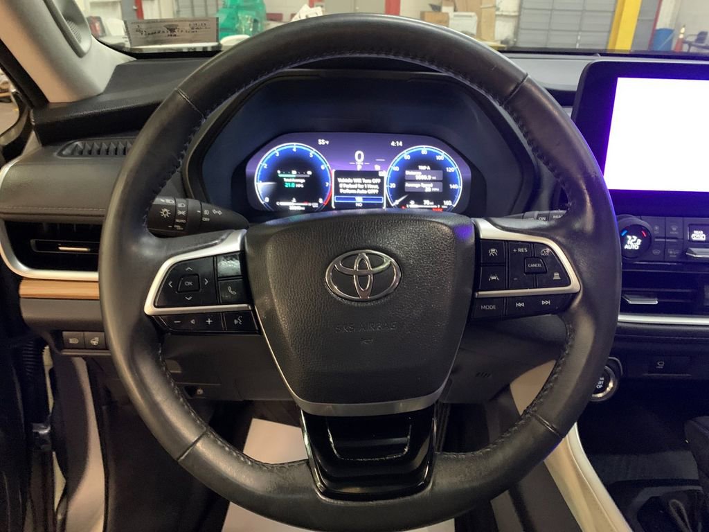 Used 2024 Toyota Grand Highlander Limited image 29