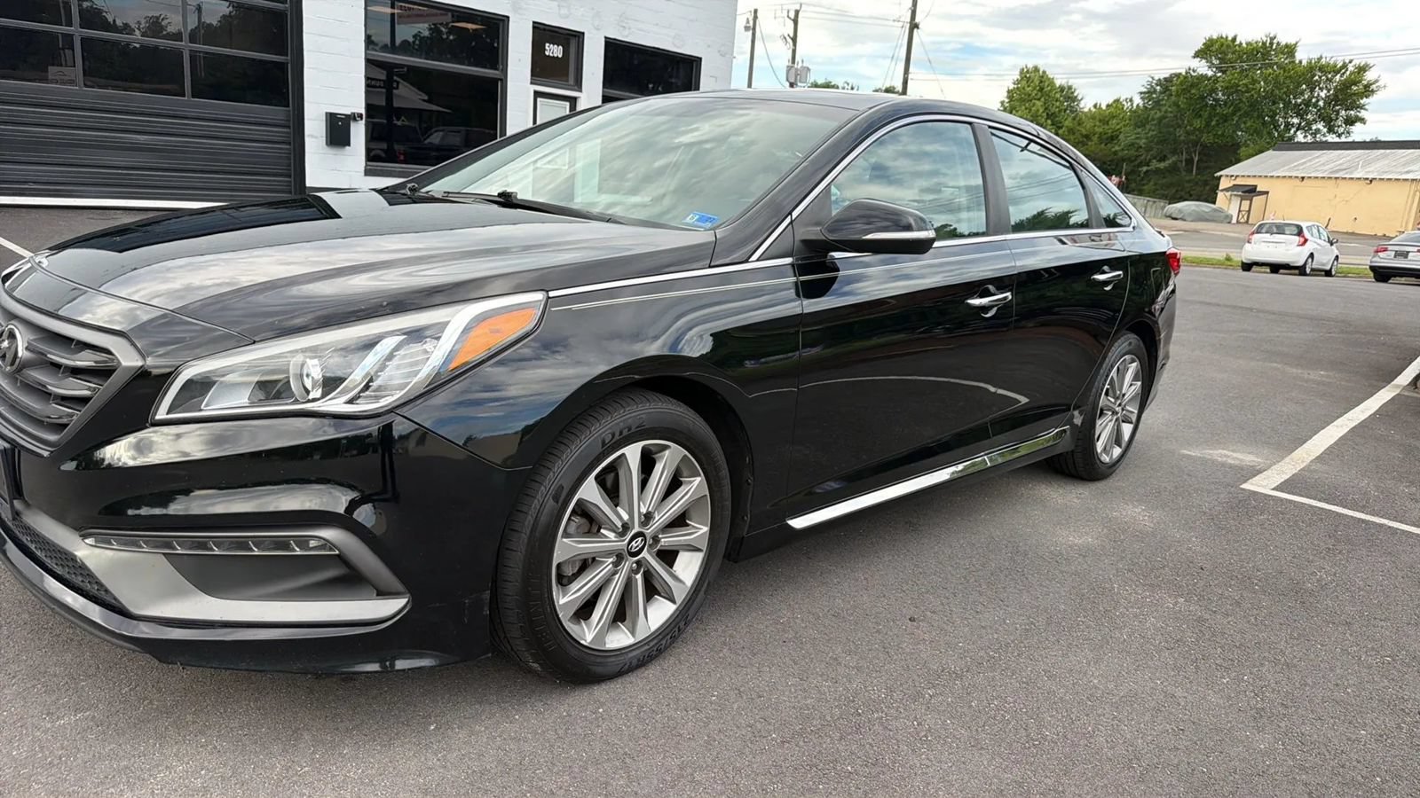 Used 2017 Hyundai Sonata Limited w/ Tech Package 03 FWD image 12