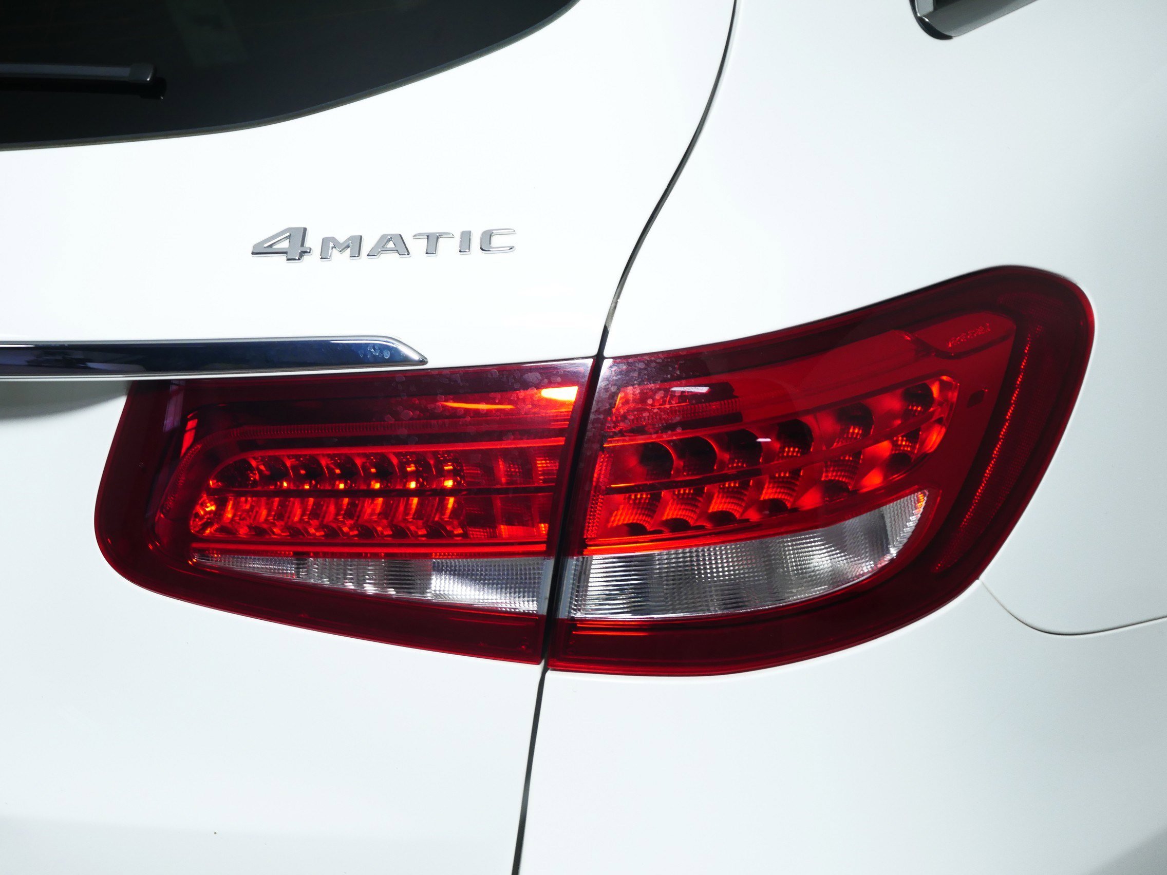 Used 2019 Mercedes-Benz GLC 300 4MATIC image 17