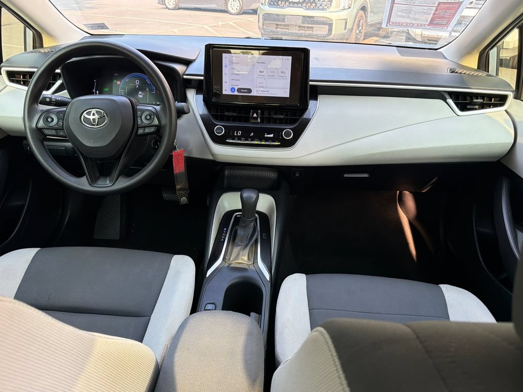 Used 2026 Toyota Corolla LE FWD image 13