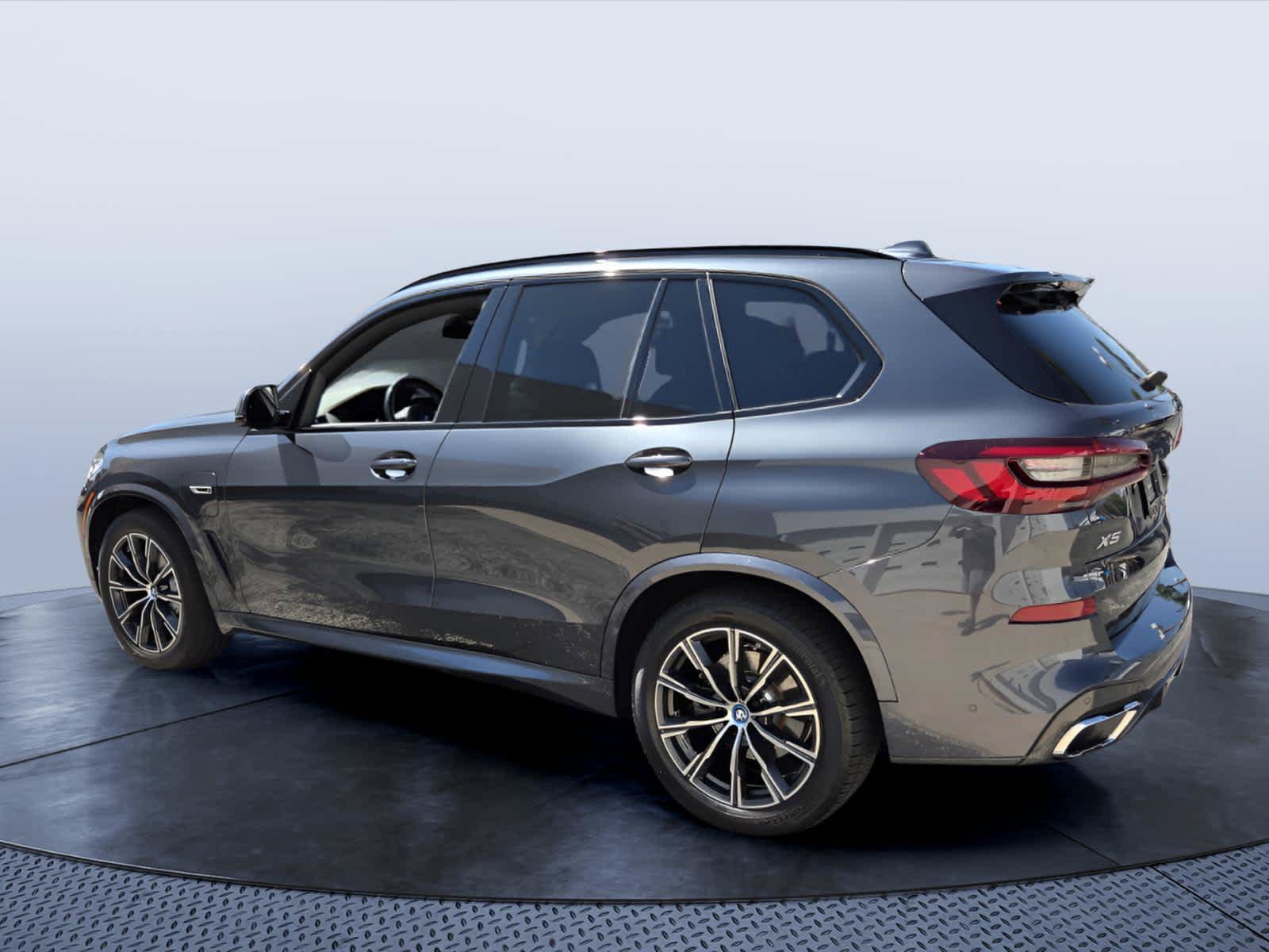 Used 2022 BMW X5 xDrive45e w/ M Sport Package AWD/4WD image 5