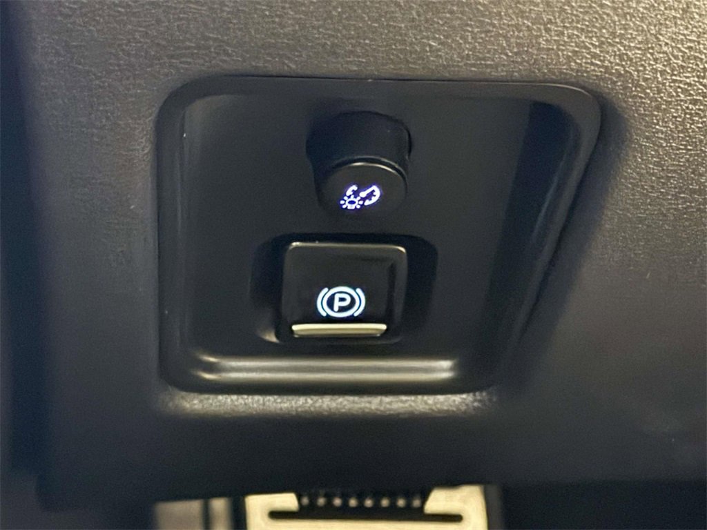 Used 2021 Chevrolet Corvette Stingray Coupe w/ 1LT image 25