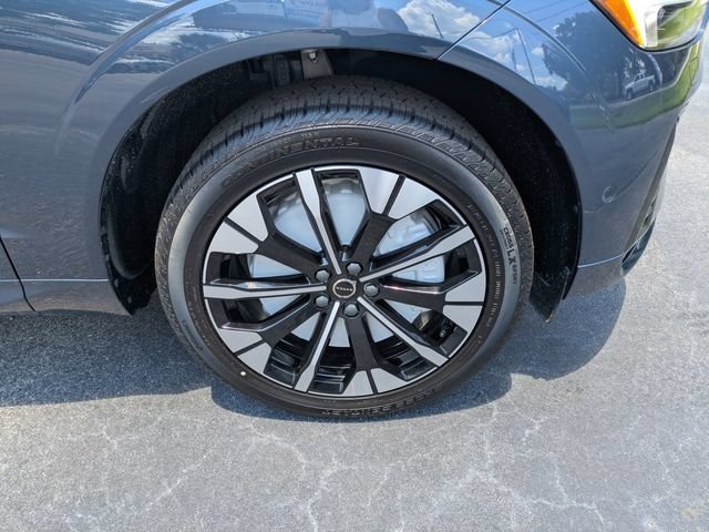 New 2026 Volvo XC60 T8 Plus w/ Protection Package Premier AWD/4WD image 11