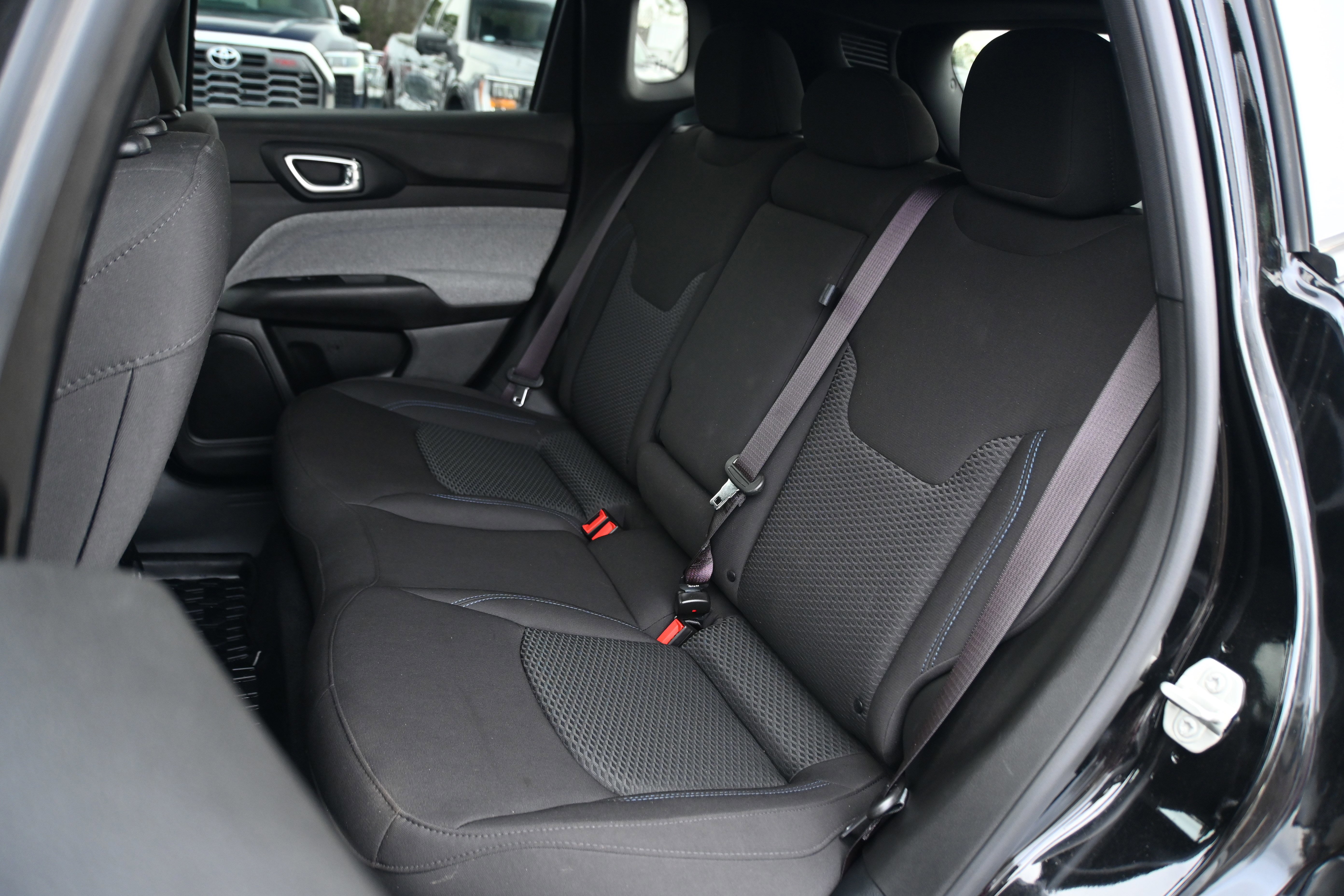 Used 2024 Jeep Compass Sport image 10