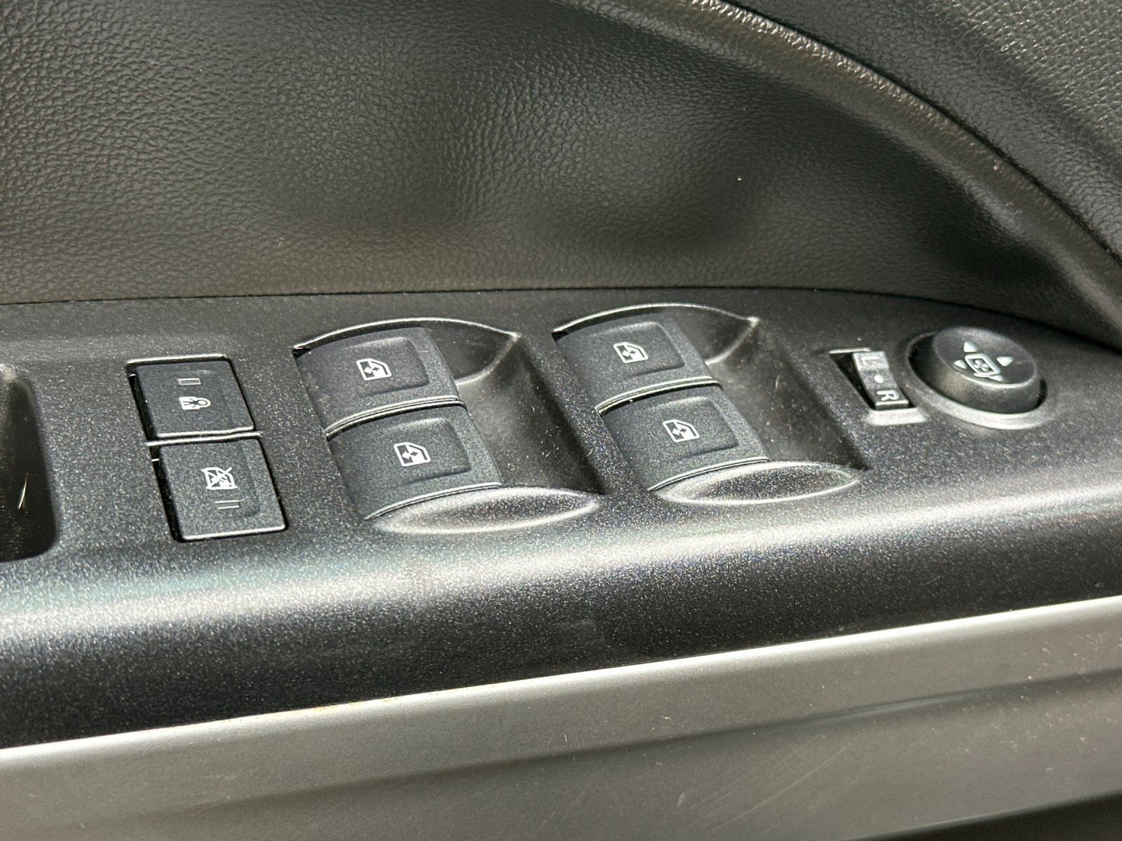 Used 2020 Chevrolet Colorado LT w/ LT Convenience Package image 12