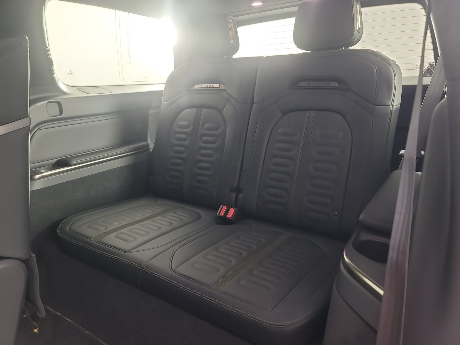 Used 2022 Rivian R1S Launch Edition Quad AWD/4WD image 22