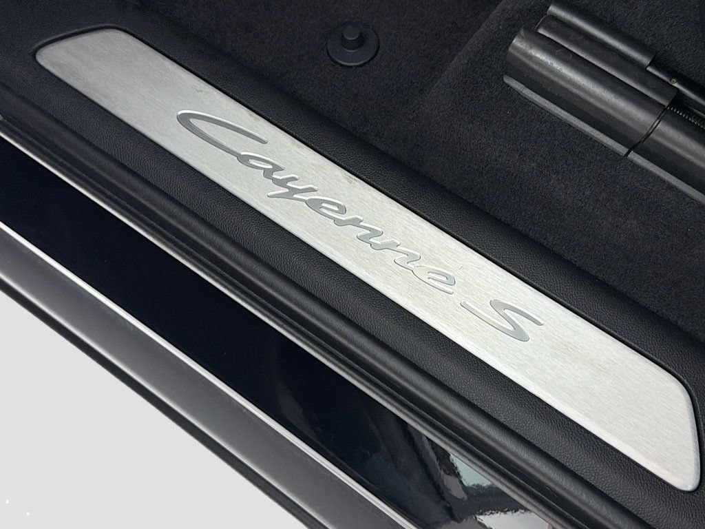 Certified 2025 Porsche Cayenne S AWD/4WD image 16