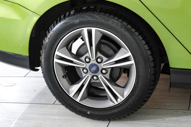 Used 2018 Ford Focus SE w/ SE Appearance Package image 50