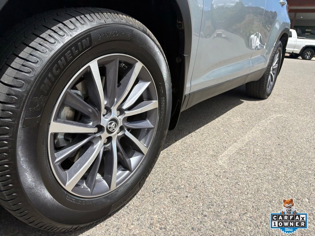 Used 2019 Toyota Highlander XLE AWD/4WD image 13