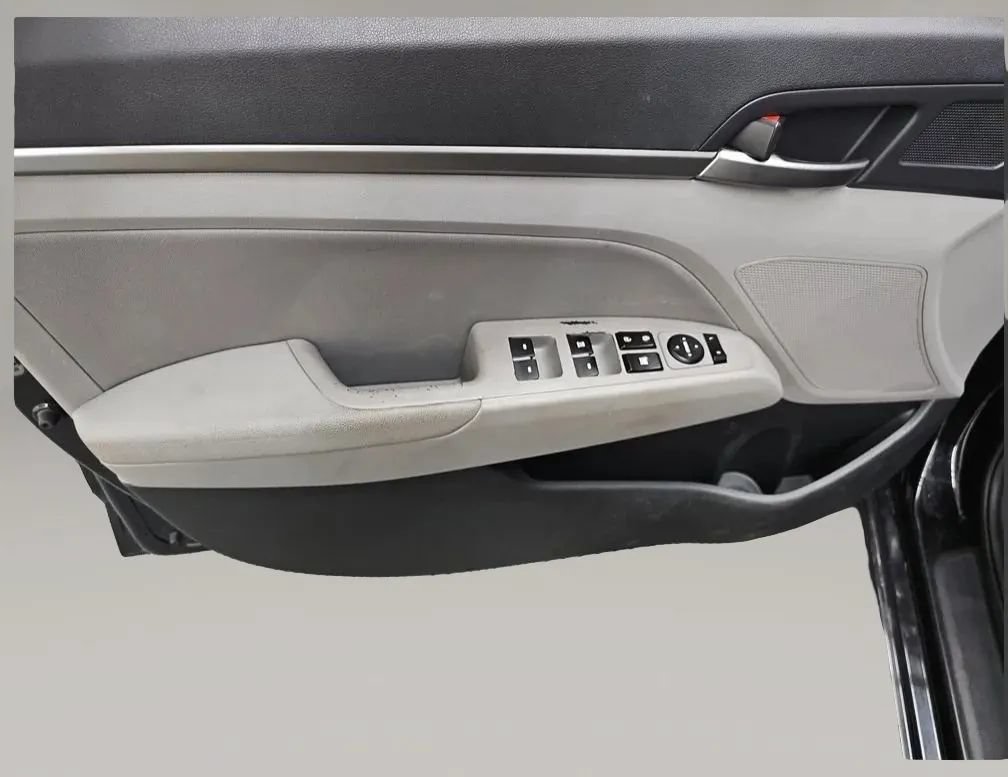 Used 2020 Hyundai Elantra SEL FWD image 12