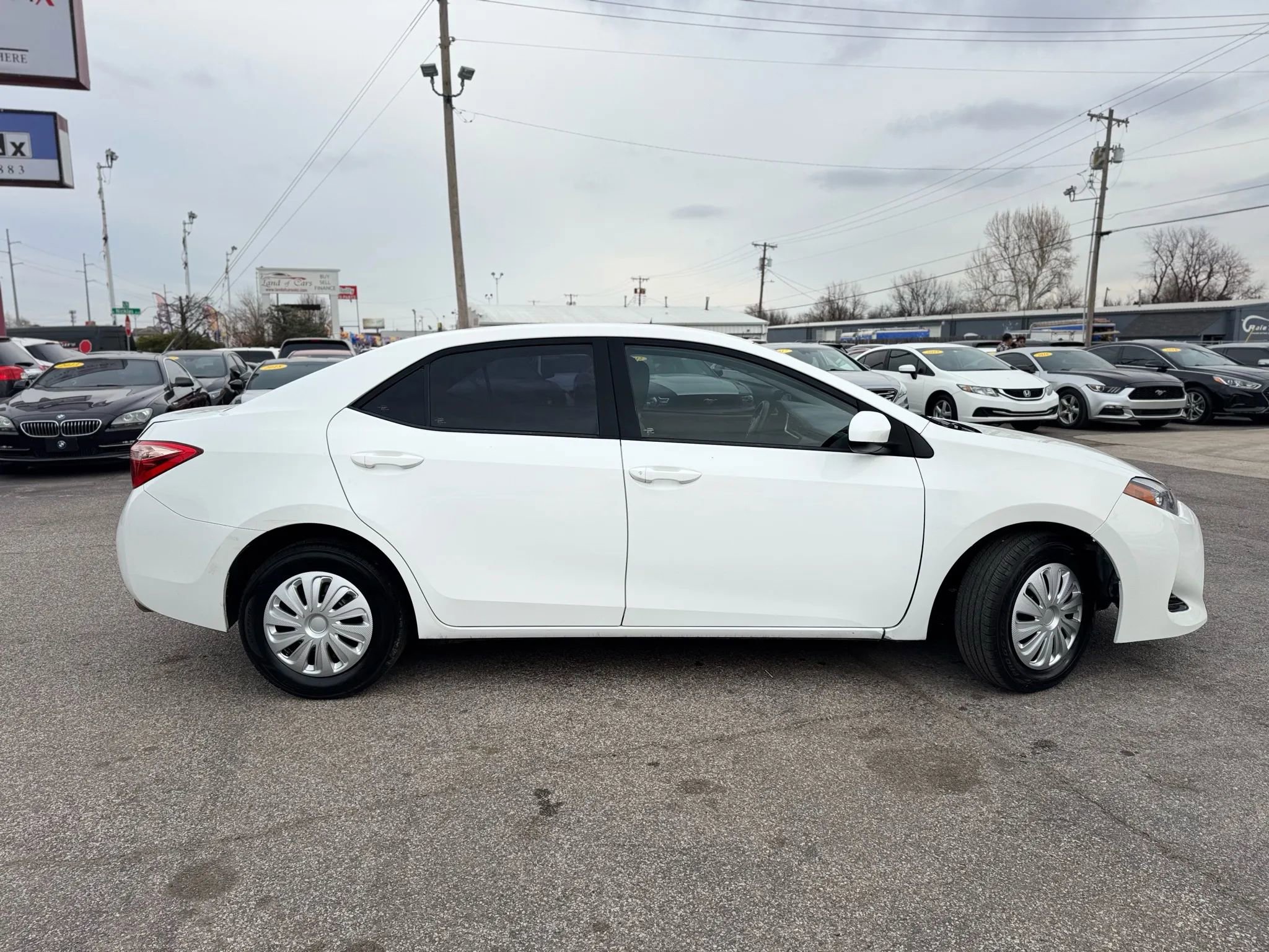 Used 2017 Toyota Corolla L FWD image 2