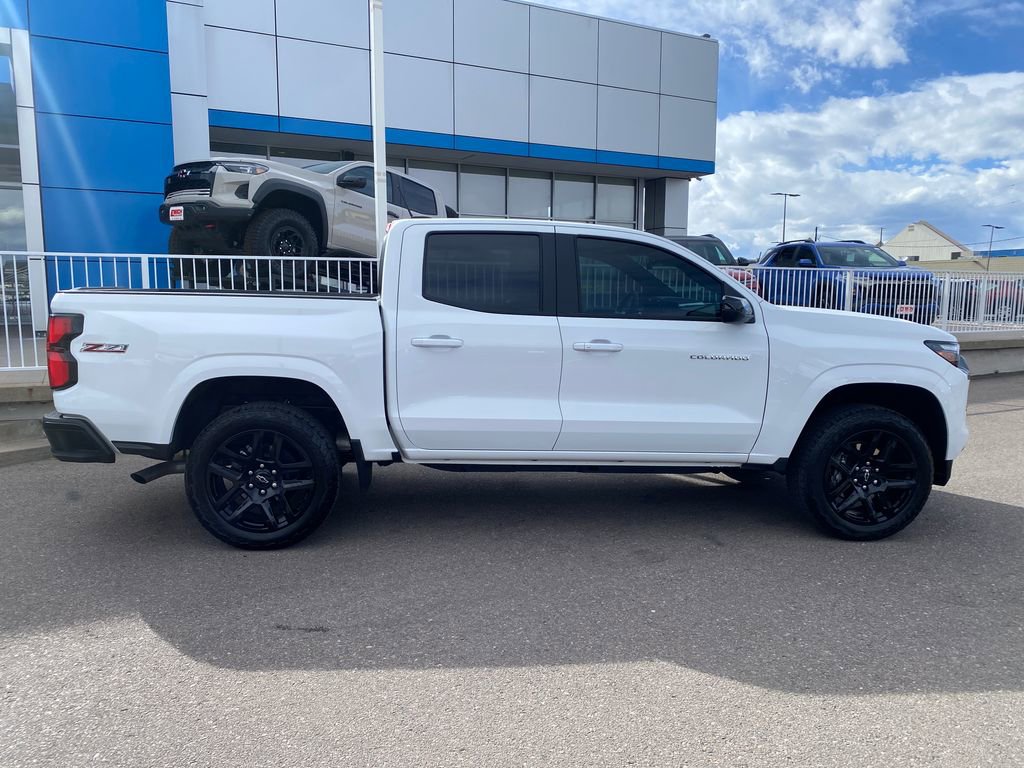 Used 2025 Chevrolet Colorado Z71 w/ Z71 Convenience Package 2 AWD/4WD image 6