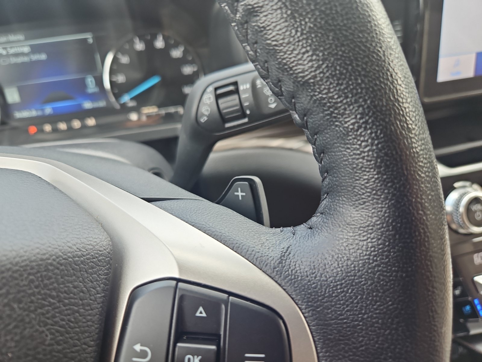 Used 2021 Ford Explorer Limited w/ Equipment Group 301A AWD/4WD image 30