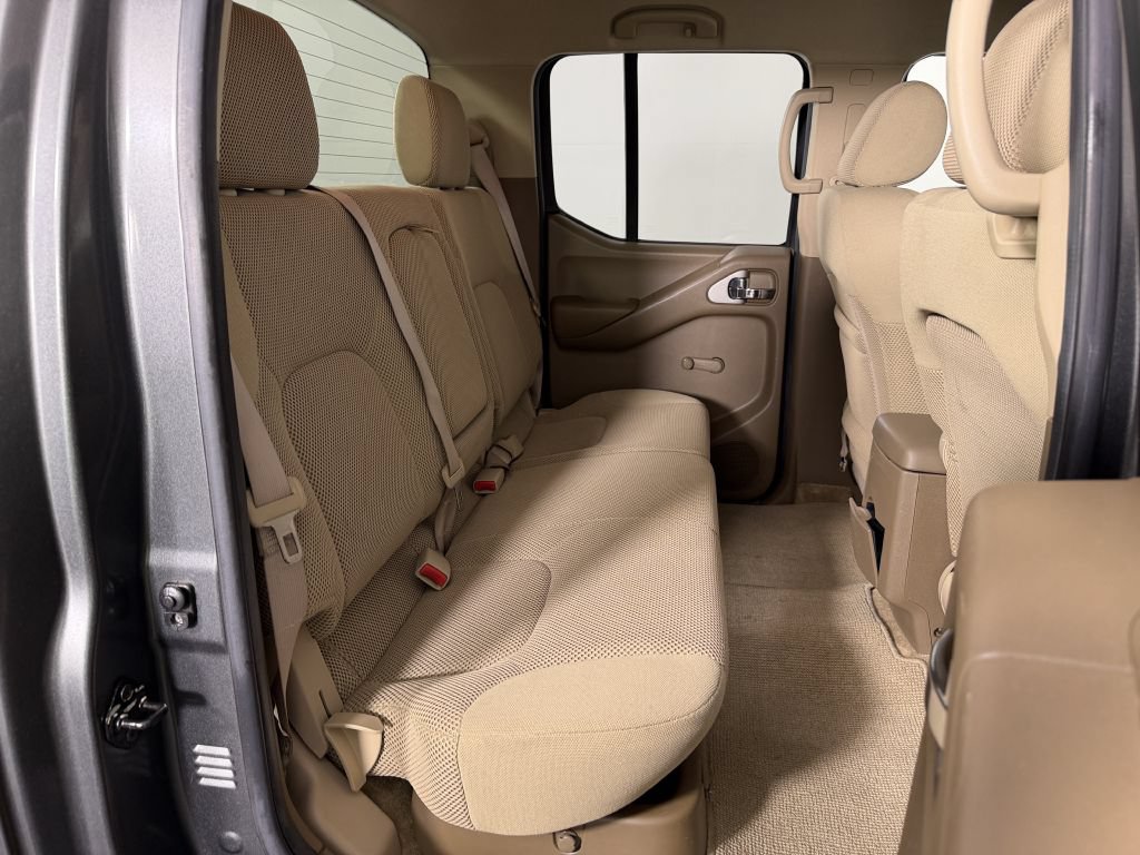 Used 2005 Nissan Frontier SE AWD/4WD image 18