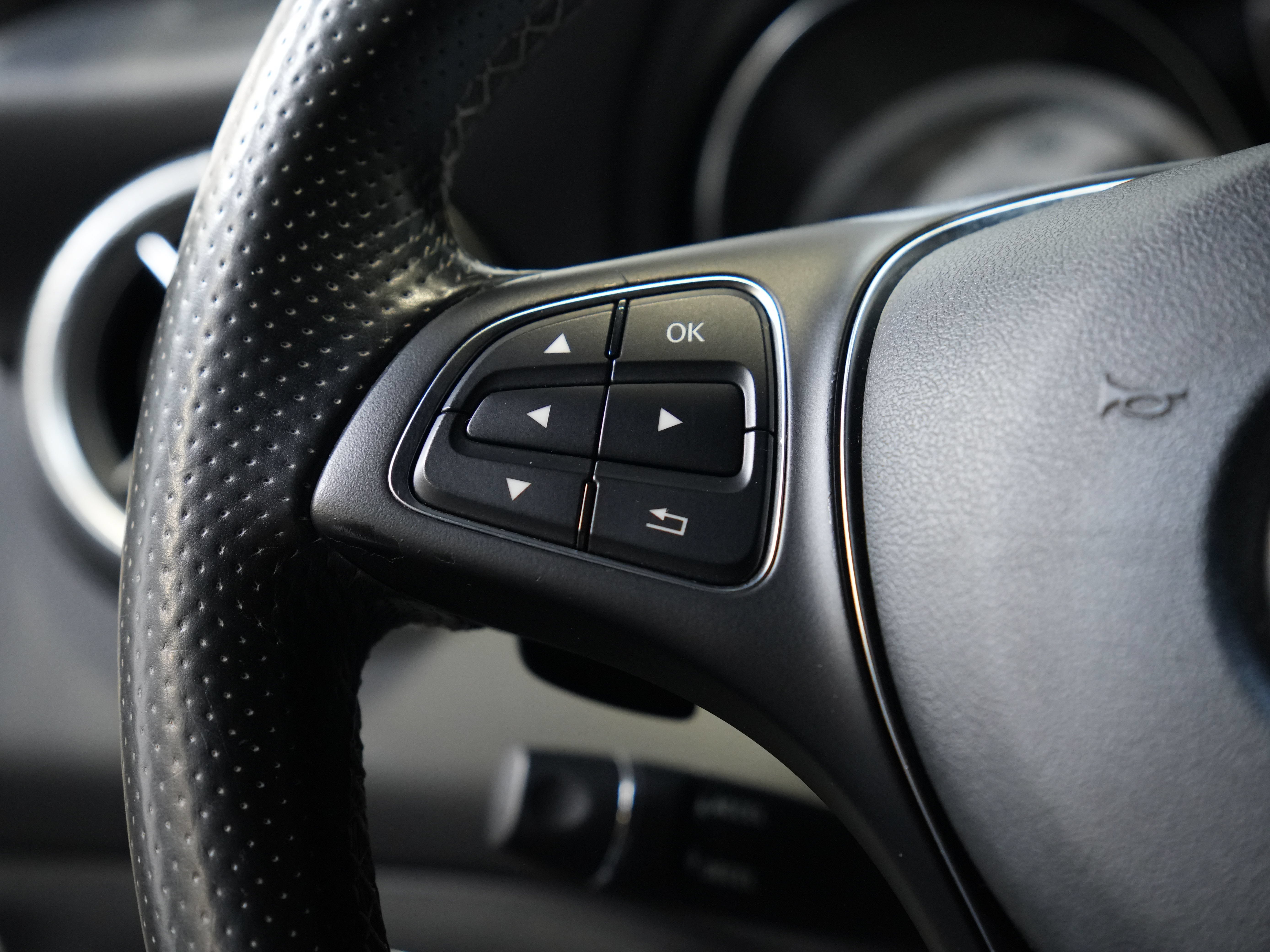 Used 2015 Mercedes-Benz CLA 250 image 40