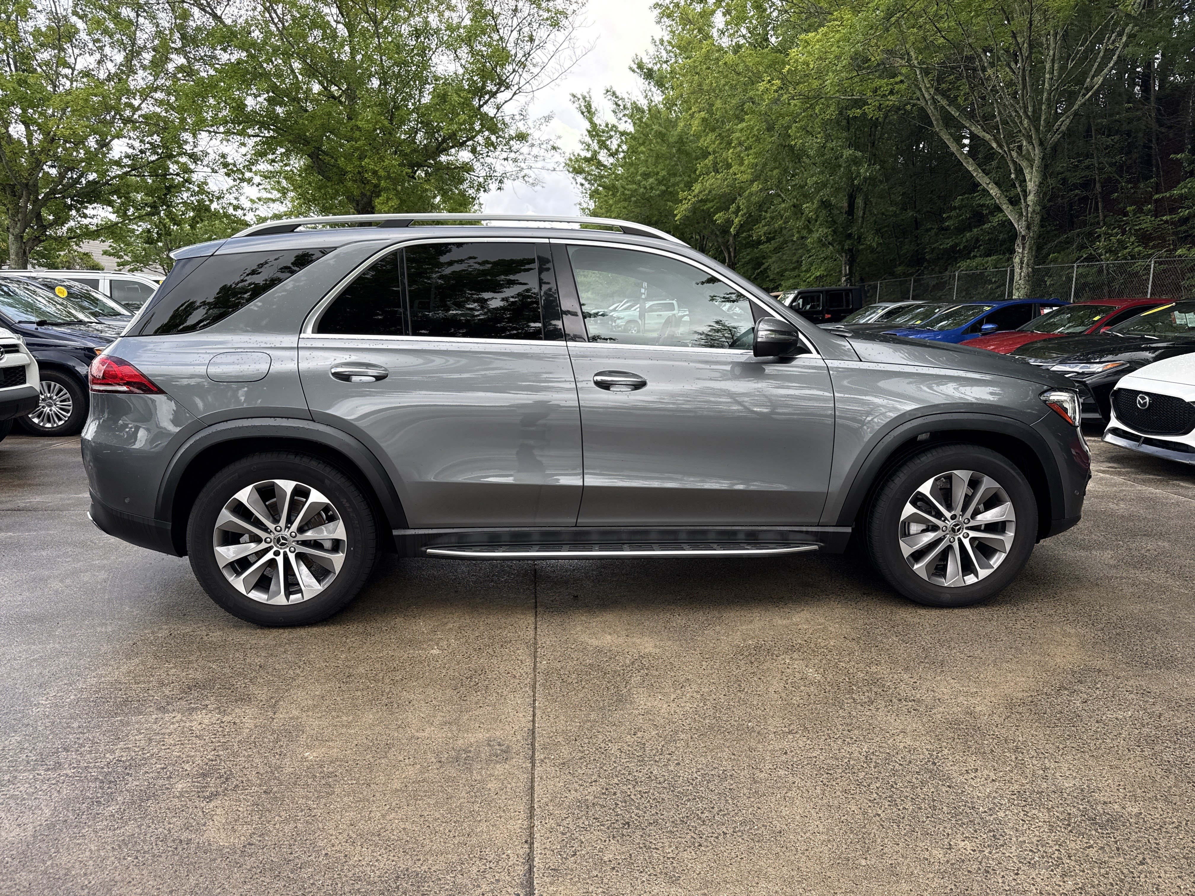Used 2022 Mercedes-Benz GLE 350 4MATIC w/ Premium Package image 8
