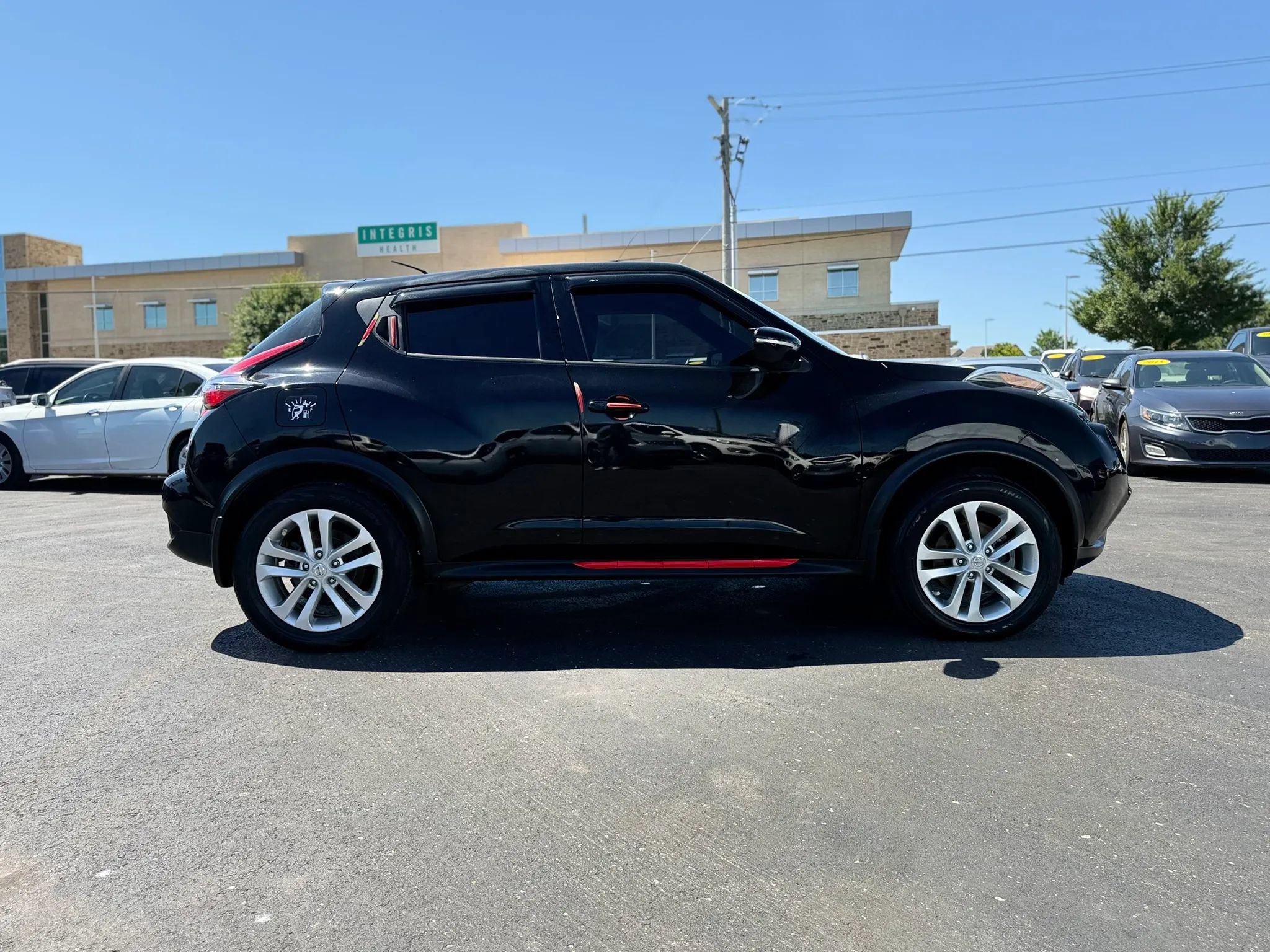 Used 2016 Nissan Juke S AWD/4WD image 3
