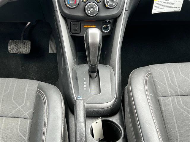 Certified 2022 Chevrolet Trax LT w/ LT Convenience Package image 16