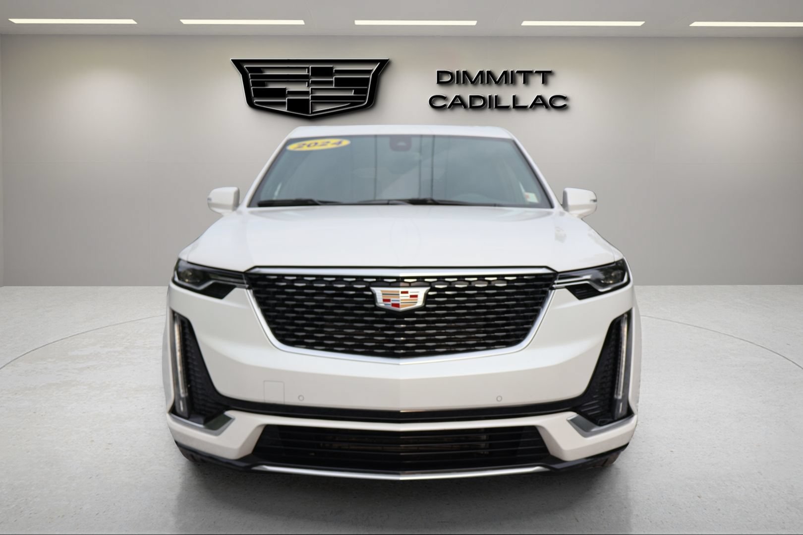 Certified 2024 Cadillac XT6 Premium Luxury FWD image 2