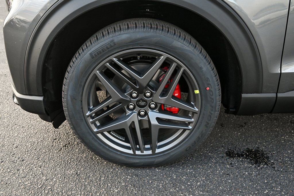 New 2026 Ford Explorer ST-Line w/ ST-Line Street Pack image 12