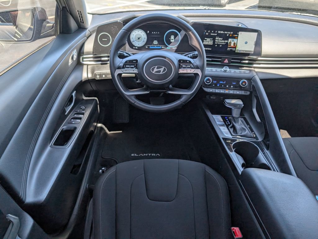 Used 2024 Hyundai Elantra SEL w/ Convenience Package FWD image 10