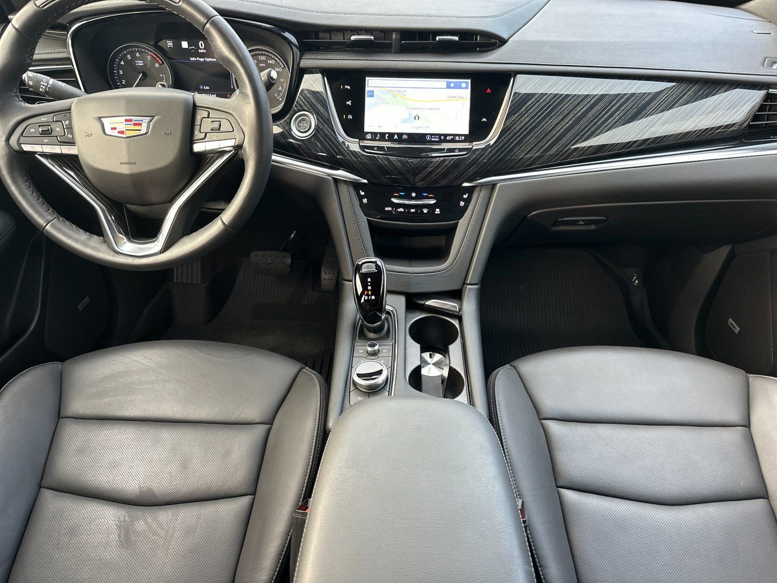 Used 2024 Cadillac XT6 Premium Luxury w/ Technology Package image 12