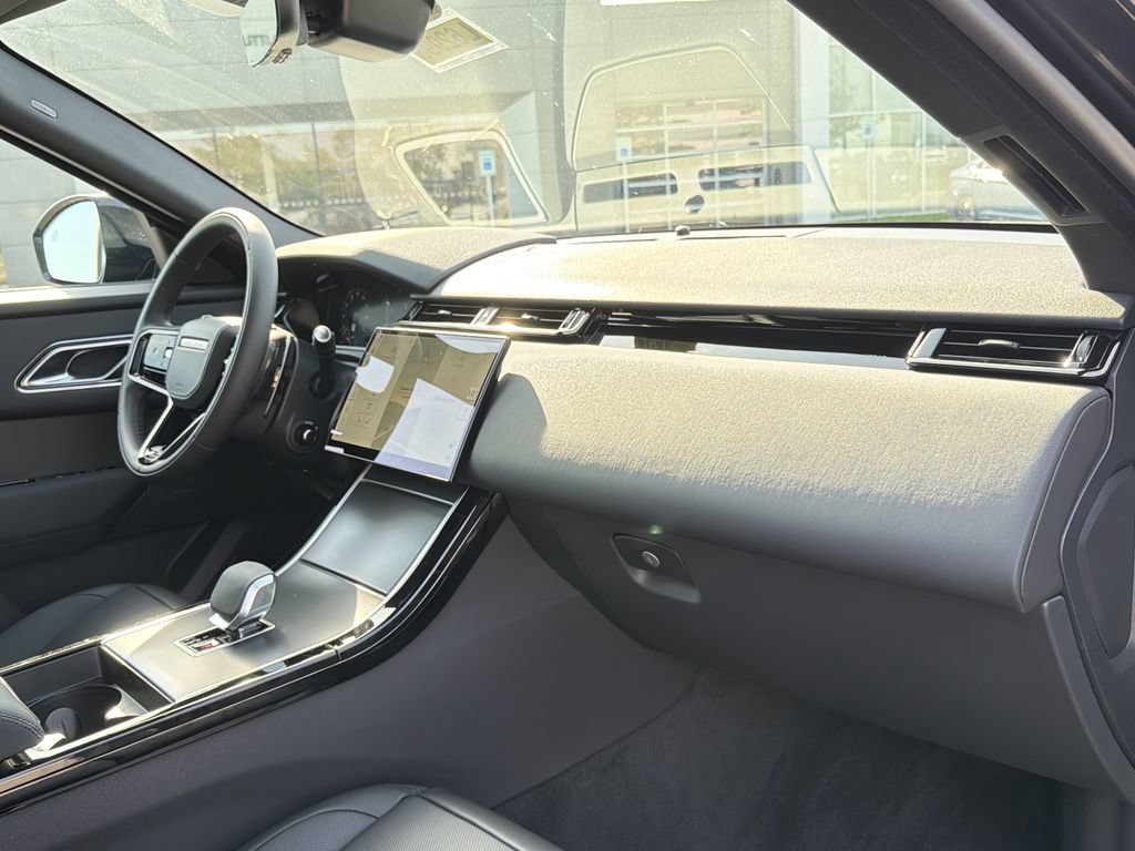 New 2026 Land Rover Range Rover Velar S AWD/4WD image 17