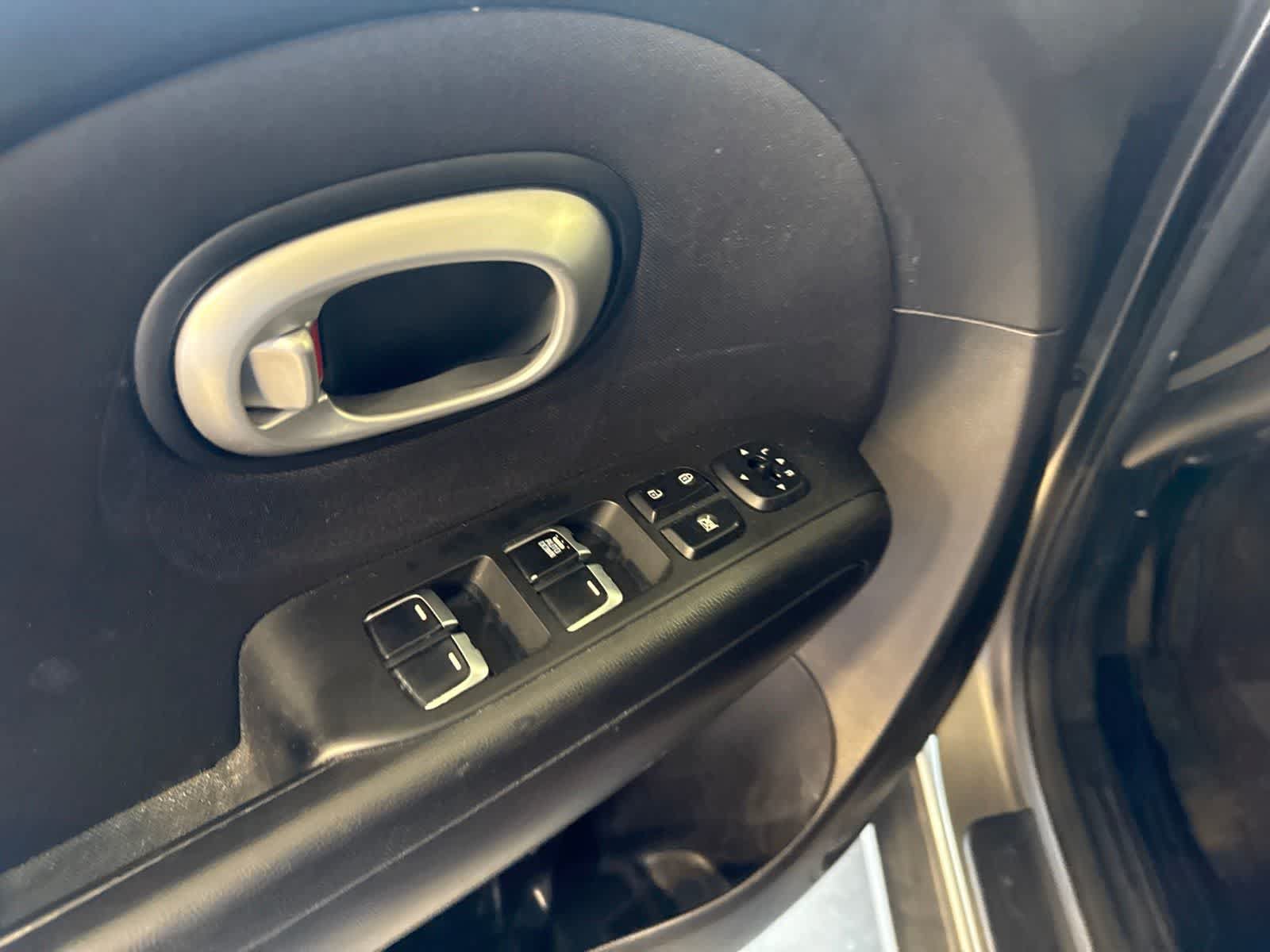 Used 2017 Kia Soul FWD image 17