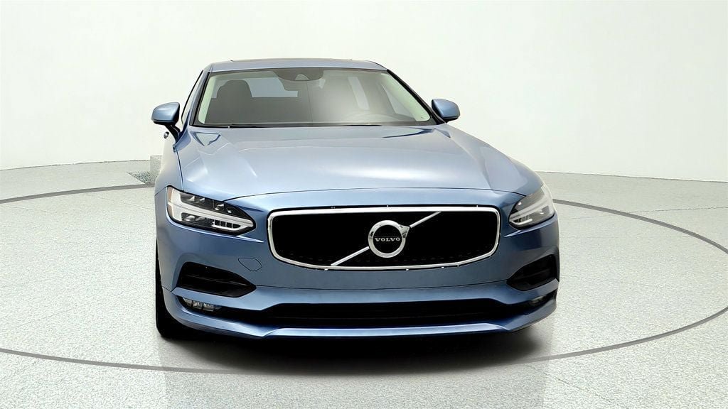 Used 2019 Volvo S90 T5 Momentum FWD image 2