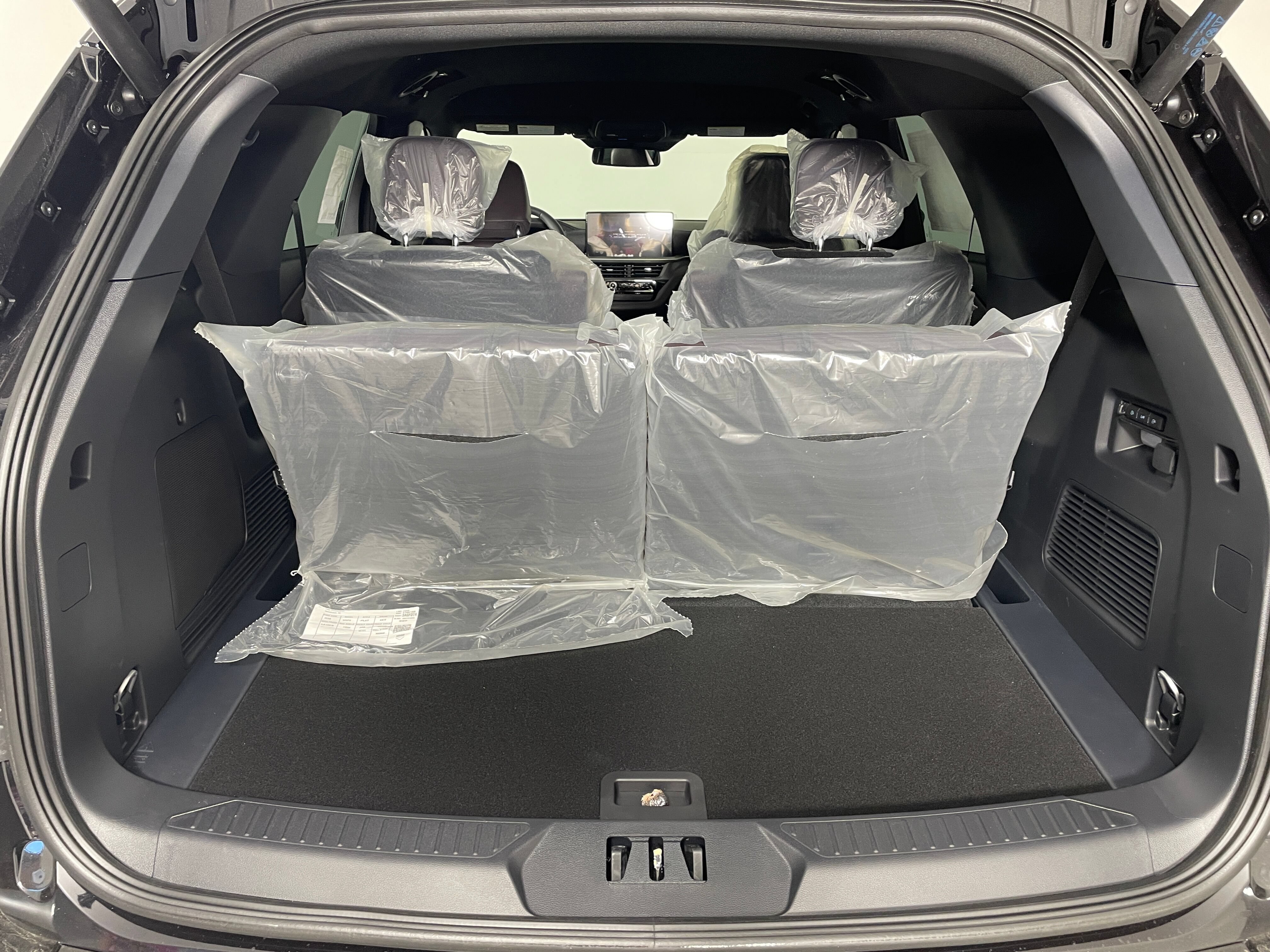 New 2027 Ford Explorer Platinum w/ 3.0L Ultimate Package AWD/4WD image 11