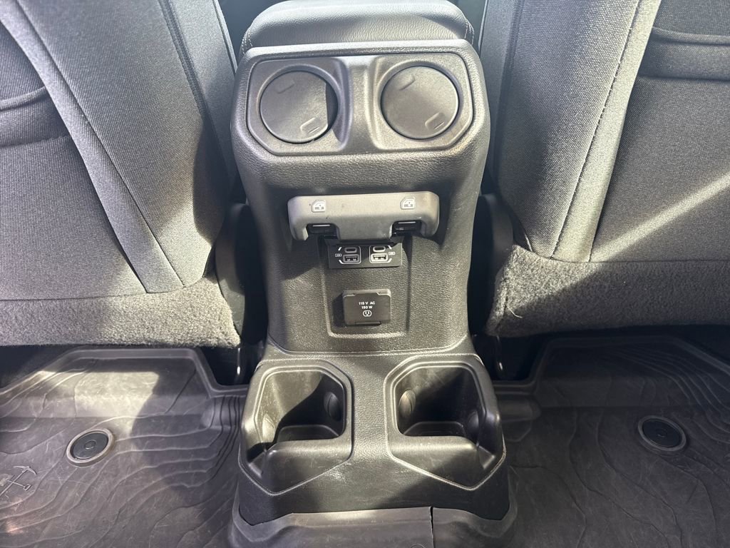 Used 2024 Jeep Wrangler Sahara image 12